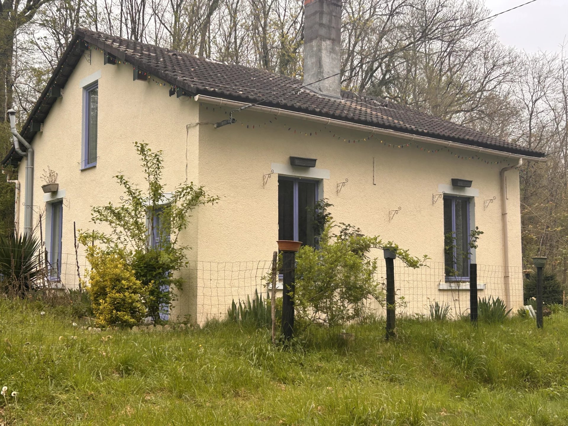 Maison 2 Pièces 64 m2 avec Terrain 4700 m2 et Garage à Thena